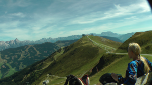 am Weg zum Hacklbergtrail, Panorama Saalbach Hinterglemm