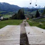 Blick auf den unteren Streckenteil. Ab hier führen alle Strecken am selben Trail ins Tal.