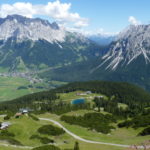 Blick von der Bergstation de Grubig II Seilbahn bei der Grubighütte, direkt unter dem Grubigstein