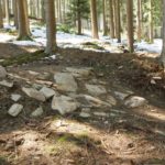 Steine in der Anfahrt zum Drop